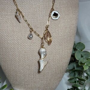 Gold and Cream Pendant Necklace